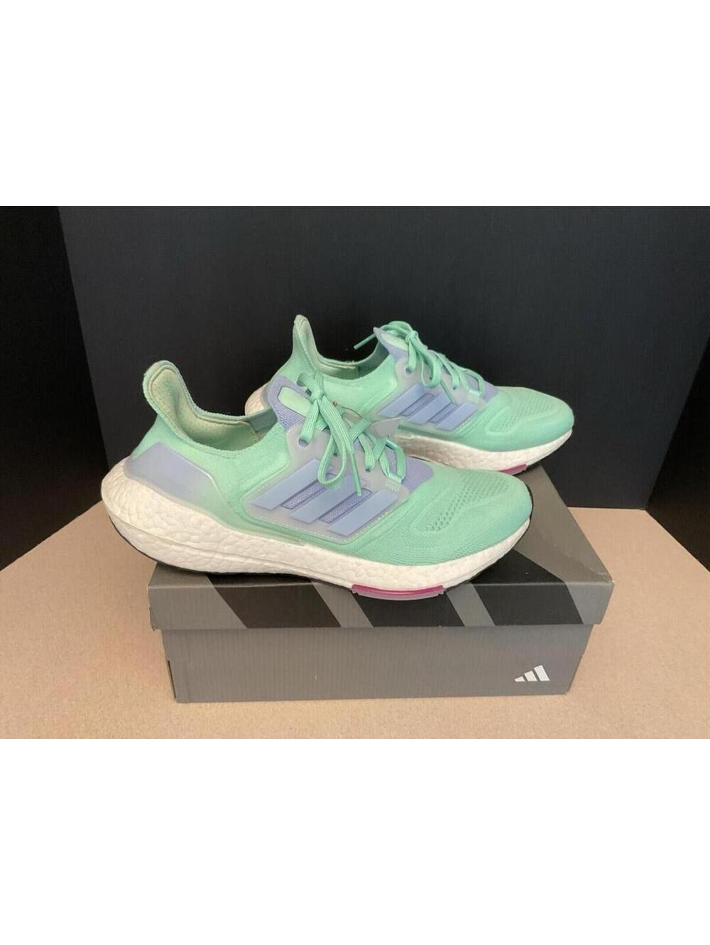 New! Womens Adidas Ultraboost 22 Pulse Mint/Blue Dawn/Crystal White Shoes. SZ 8.